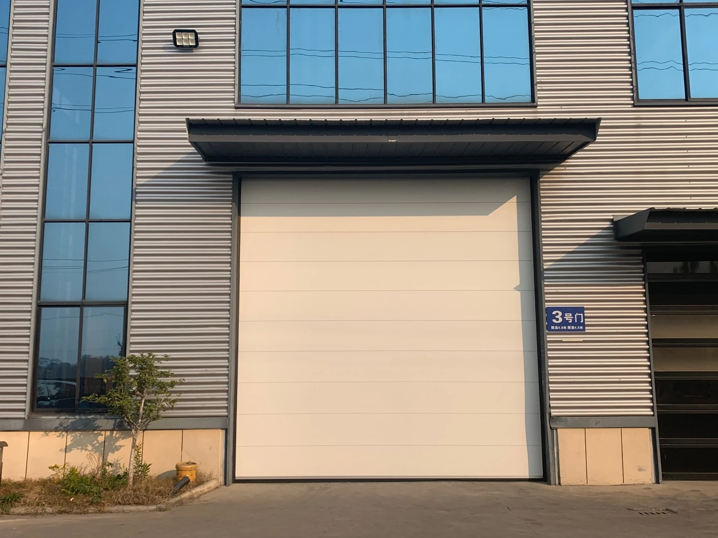 安必信工业门阿里服务站生产基地